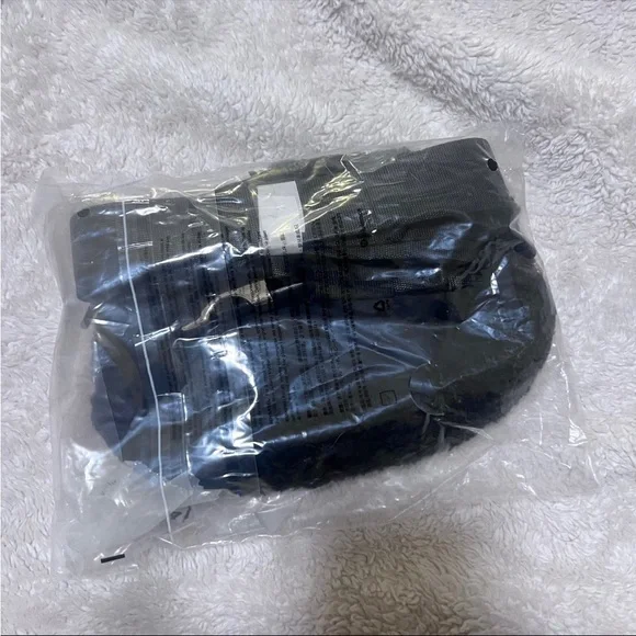 Lululemon Everywhere Belt Bag - Picture 5 of 8